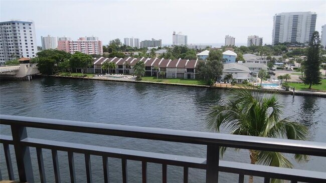 Building Photo - 2880 NE 14th Street Causeway