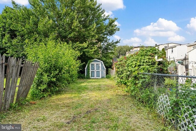 Building Photo - 225 Market St