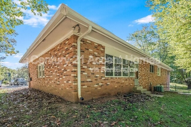 Building Photo - 7202 Old Carolina Rd