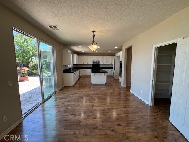 Building Photo - 16034 Skyridge Dr