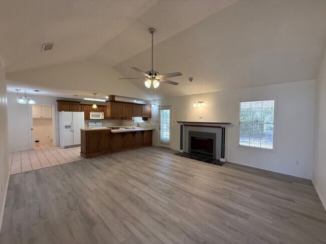 Building Photo - 4 Bed Brick Home! Zia School District! - Pets Welcome!!!