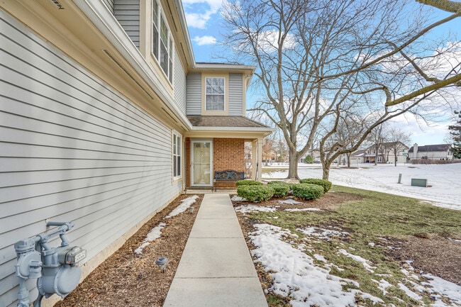 Building Photo - 133 White Branch Ct S