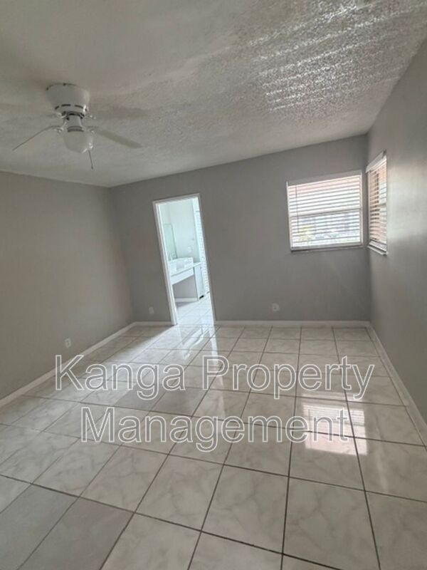 Building Photo - 11449 NW 35th St