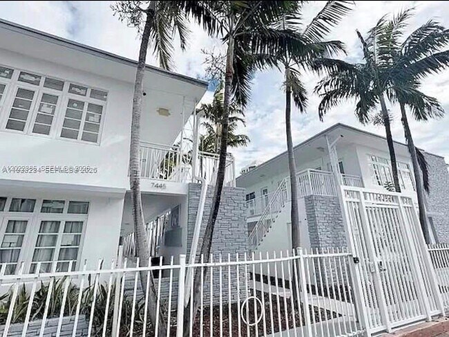Building Photo - 7435 Harding Ave
