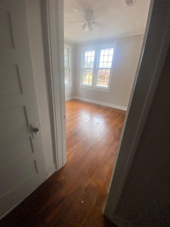 Building Photo - 120 S Main St