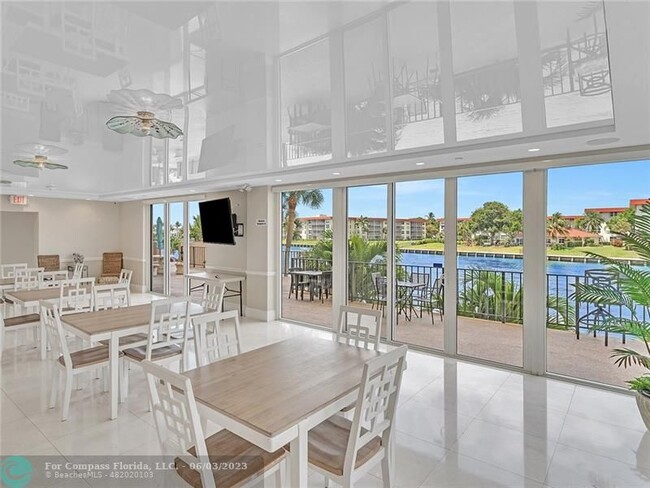 Building Photo - 1150 Hillsboro Mile-