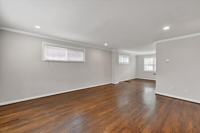 Building Photo - 8611 Ellen Ct