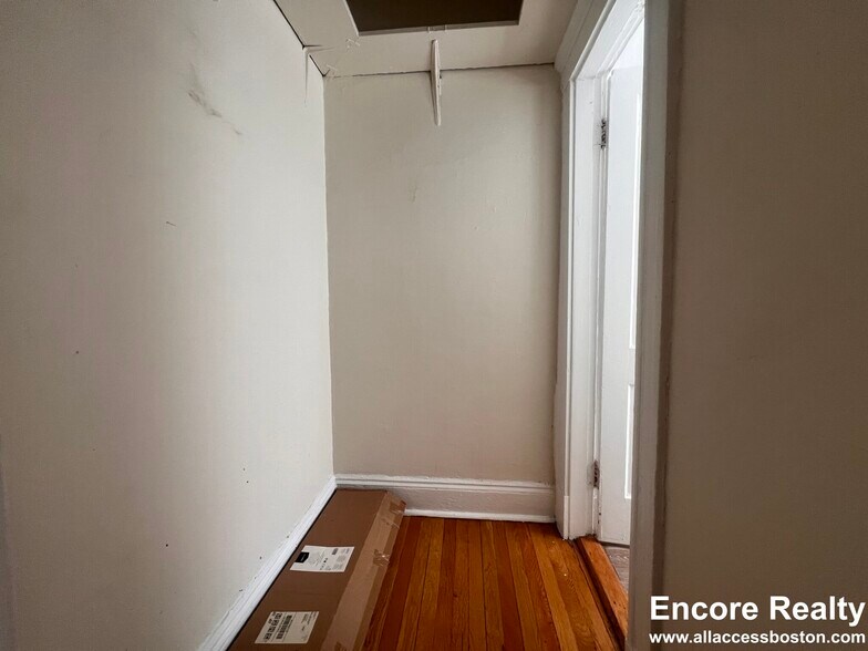 Building Photo - 1163 Boylston St