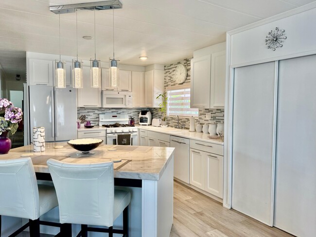 Building Photo - 38890 Desert Greens Dr W