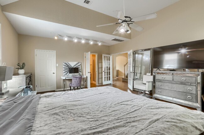 Building Photo - 301 Gulfstream Dr