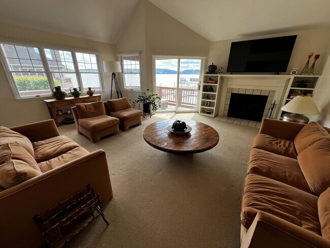 Building Photo - 113 Half Moon Bay Dr