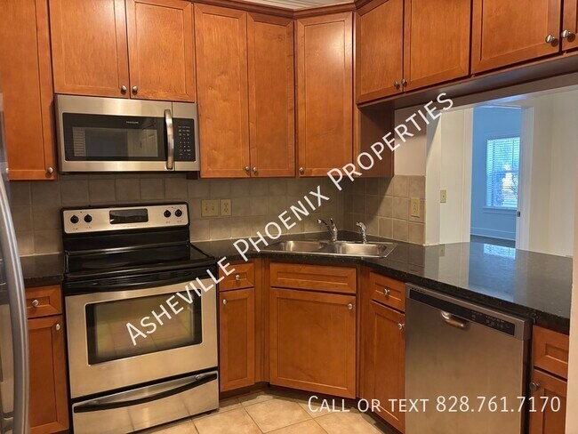 Building Photo - 9 Kenilworth Knls