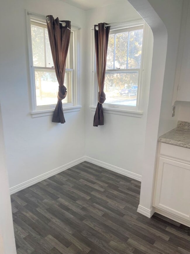 Building Photo - Charming 1 Bedroom 1 Bath Available Now!