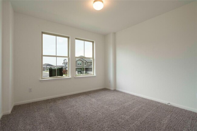 Building Photo - 113 Caterpillar Ln