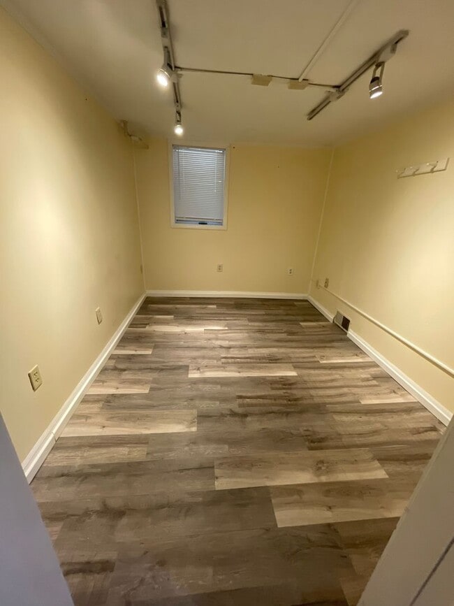 Building Photo - 410 E William St