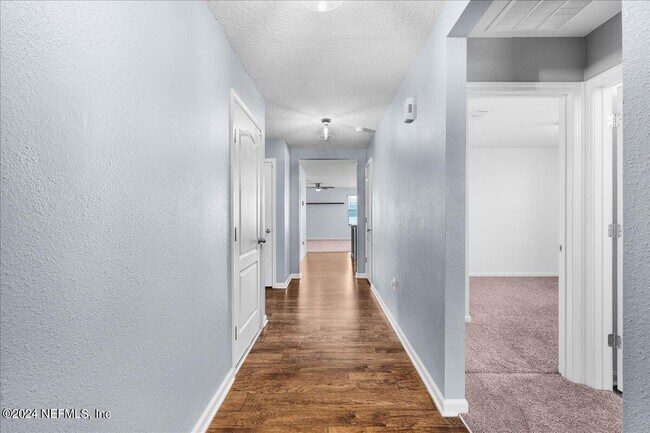 Building Photo - 2165 Pebble Point Dr