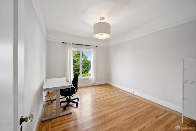 Building Photo - 363 Monticello St