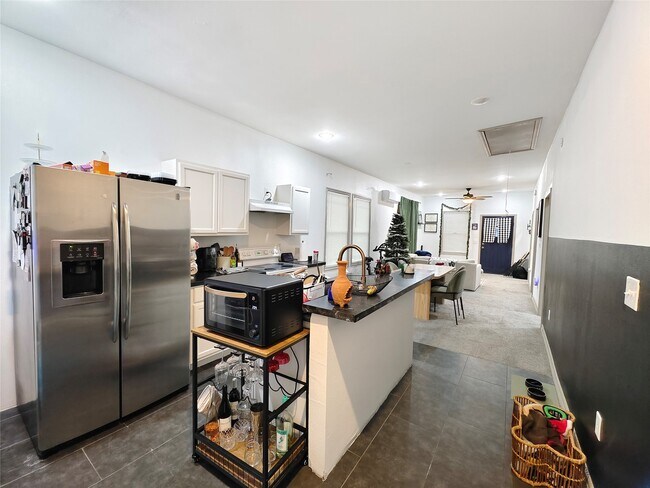 Building Photo - 1217 Campbell St