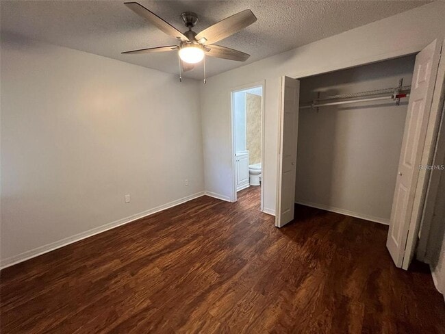 Building Photo - 3151 Bloomingdale Villas Ct