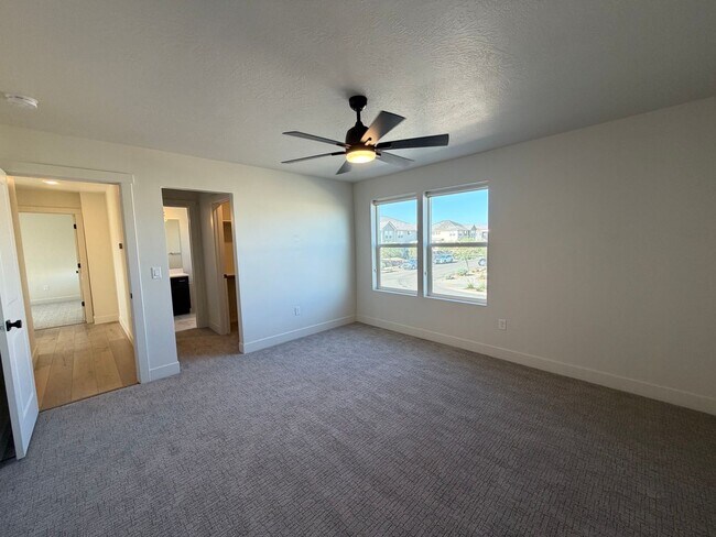 Building Photo - 5515 S Carnelian Pkwy