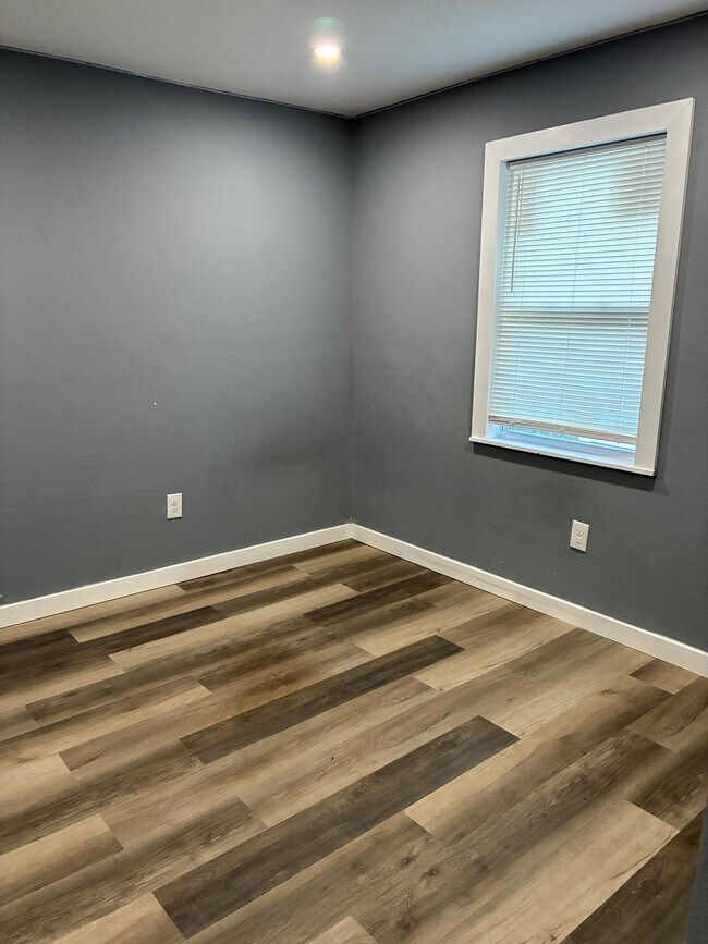 Building Photo - 1641 Woodburn St