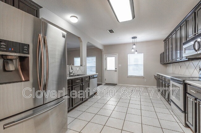 Building Photo - 2208 Sunderidge