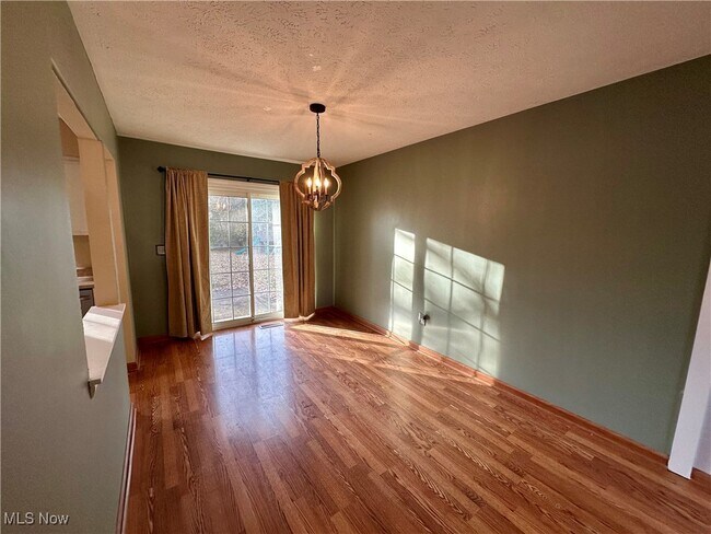 Building Photo - 6192 Jaycox Rd