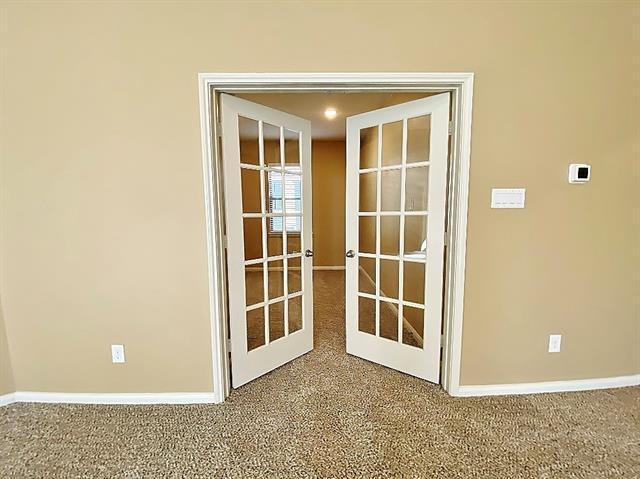 Building Photo - 918 Primrose Dr