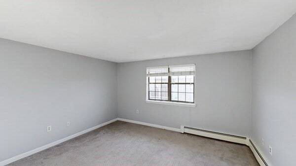 Building Photo - 18 Kenmar Dr