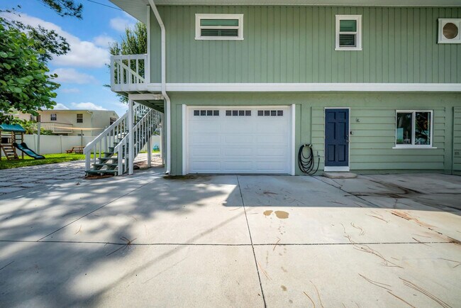 Building Photo - 555 S Gulf Dr