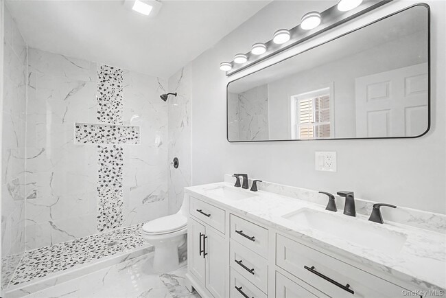 Building Photo - 25 Clinton St