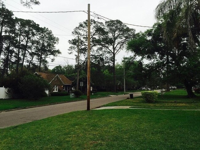 Building Photo - 4718 Ramona Blvd