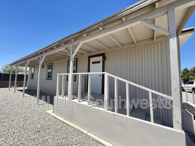 Building Photo - 437 Riverfront Dr