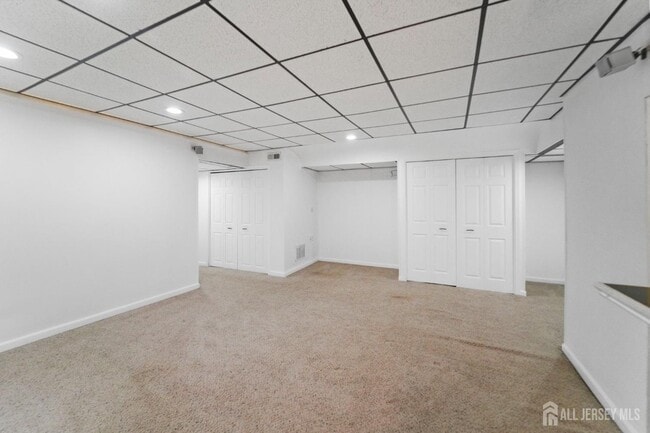 Building Photo - 13 Jill Ct