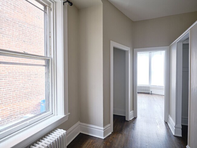 Building Photo - 1609 Green St