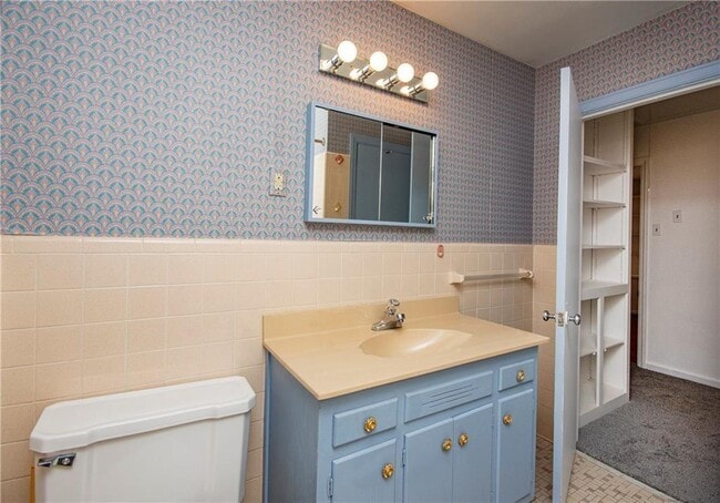 Building Photo - 3935 Orchard Rd SE