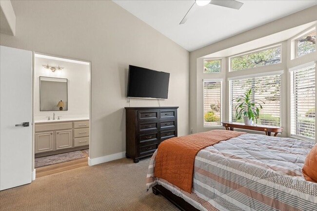 Building Photo - Beautifully Updated 2bd Sun City Summerlin Home with Resort-Style Amenities