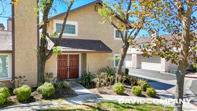 Building Photo - 2840 Oak Creek Dr