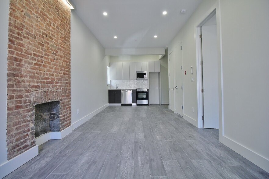 Building Photo - NEW & Spacious Modern 1 BED in Bed Stuy