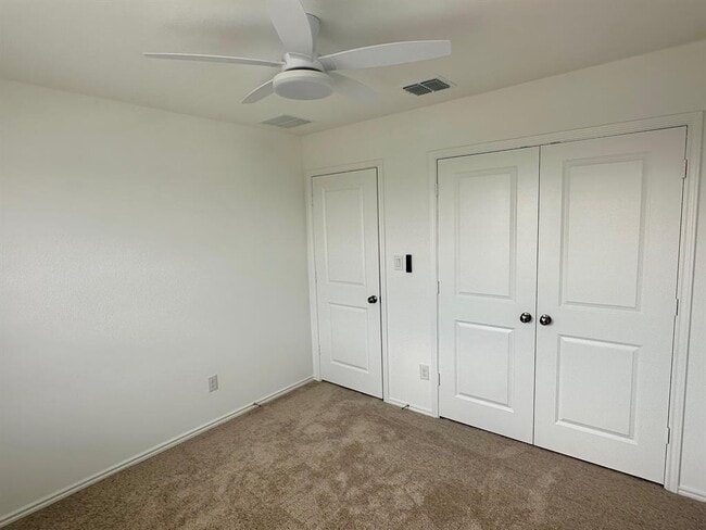 Building Photo - 228 Sormonne Lp