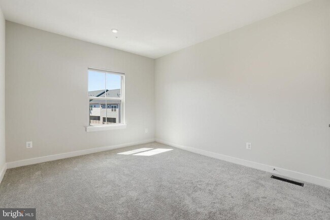 Building Photo - 42548 Invergordon Ter