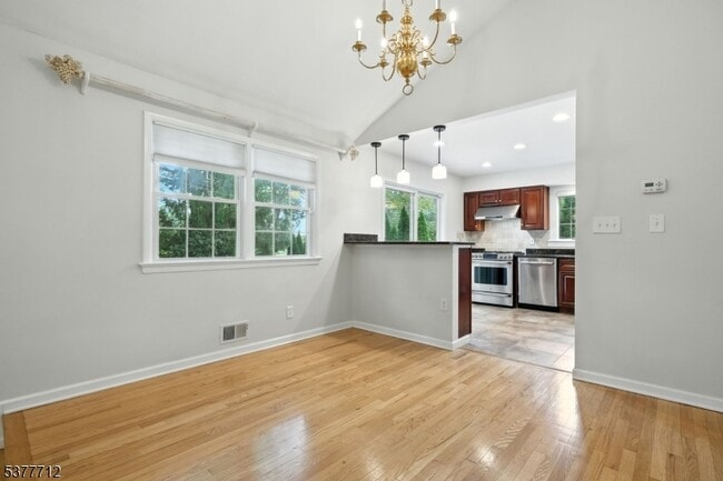 Building Photo - 49 Canoe Brook Pkwy