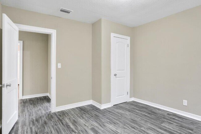 Building Photo - 2227 Blanding Blvd