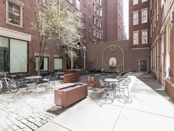 Building Photo - 70 Lincoln St