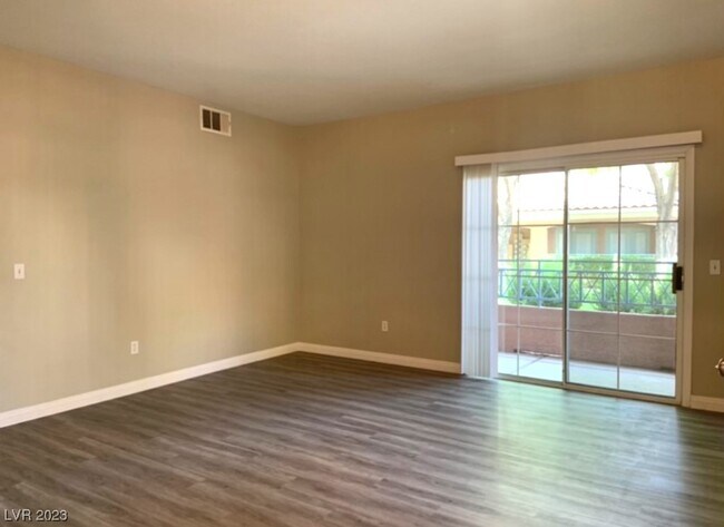 Building Photo - 352 Pine Haven St