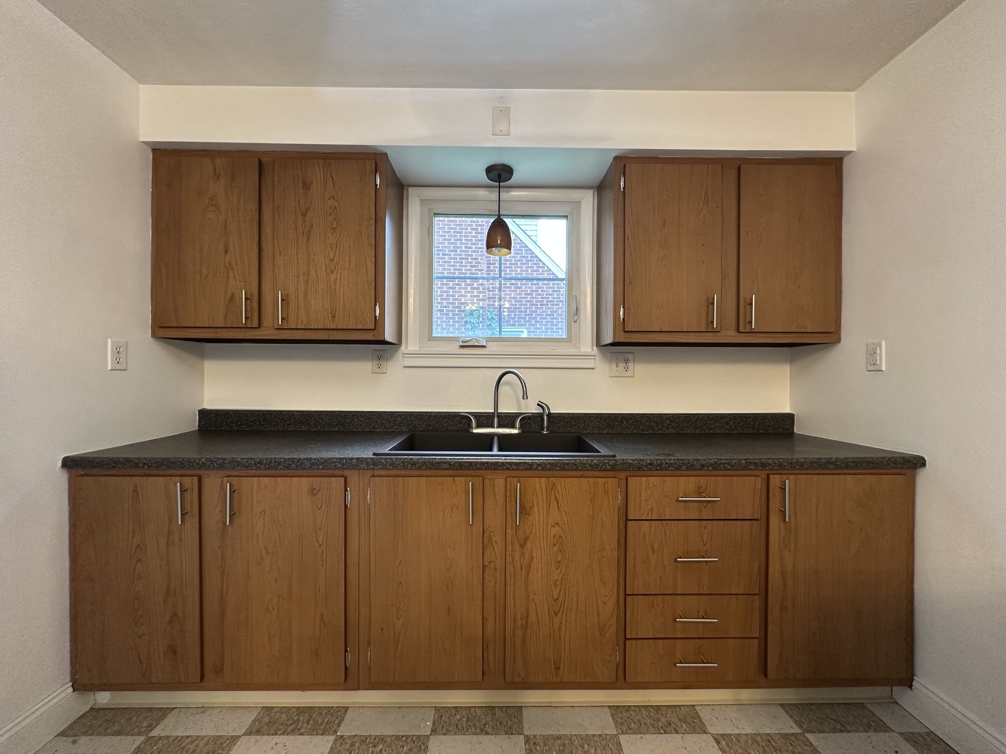 Building Photo - 2703 Harbison St