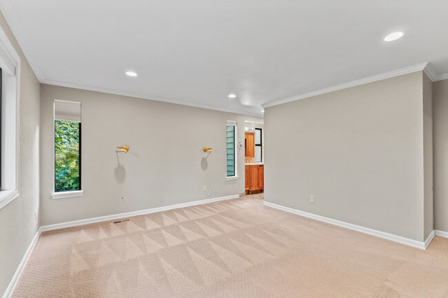 Building Photo - 12135 107th Ave NE