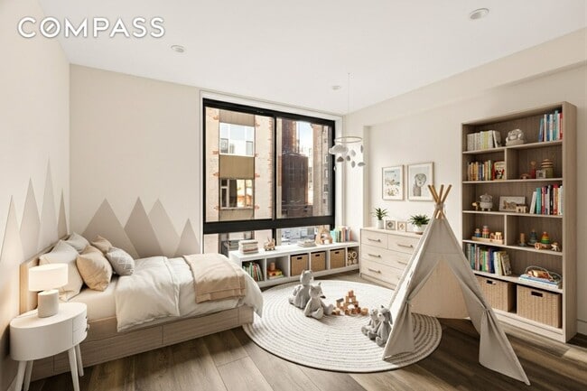 Building Photo - 48 W 68th St