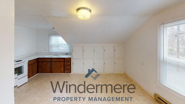 Building Photo - Birch904