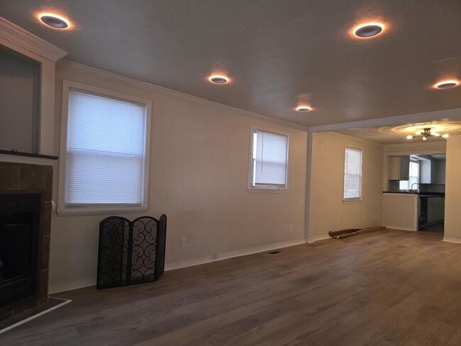 Building Photo - 1316 22nd St